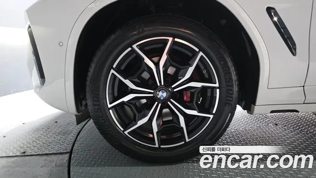BMW X4 xDrive20i M Sport Pro — Фото автомобиля 4