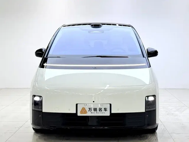 Li Auto MEGA — Фото автомобиля 2