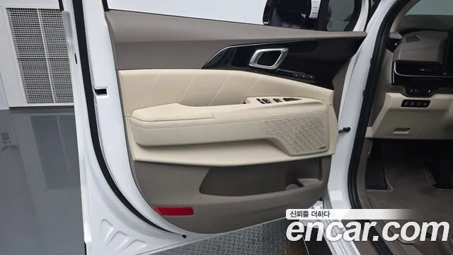 Kia Canival Новый Carnival 4 поколение Бензин 7 мест Signature — Фото автомобиля 20