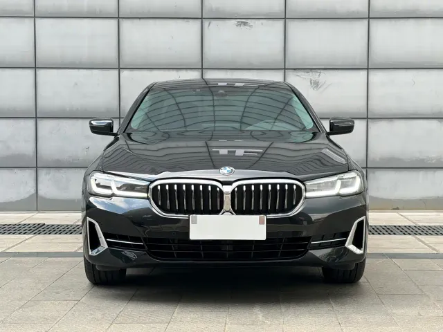 BMW 5 Series — Фото автомобиля 2