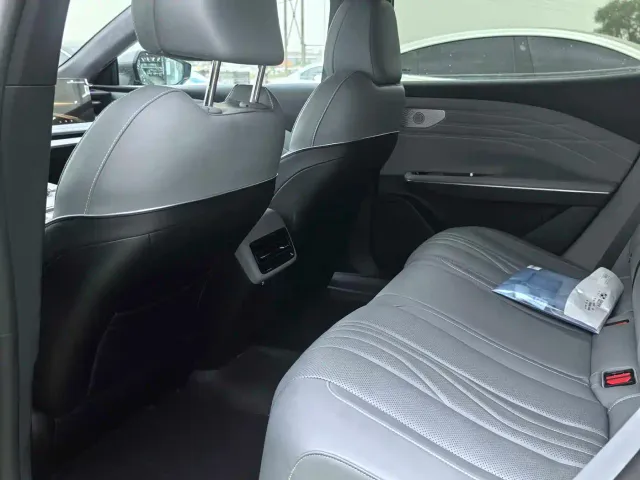 Geely Galaxy E8 — Фото автомобиля 4