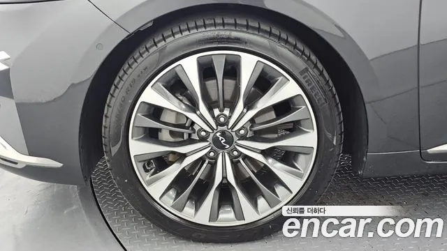 Kia K8 — Фото автомобиля 5