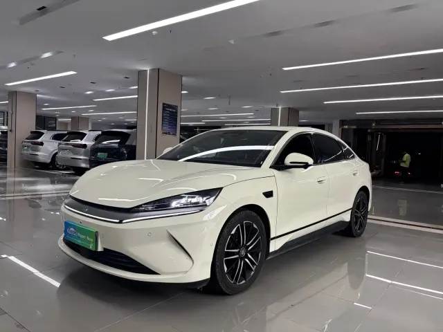 Фотография автомобиля — BYD Qin L