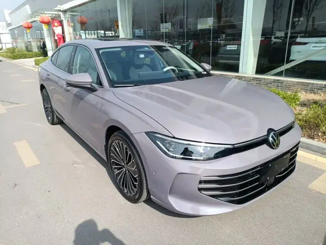 Volkswagen Passat — Фото автомобиля 21