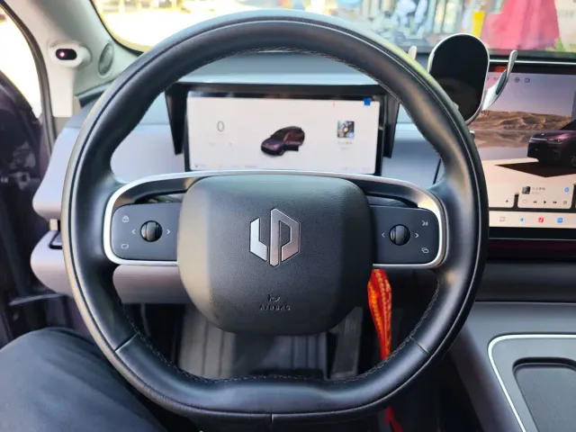 Leapmotor C10 — Фото автомобиля 12