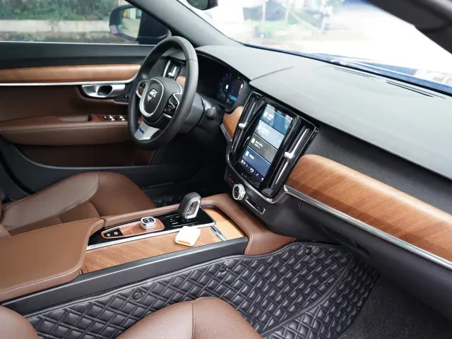 Volvo S90 — Фото автомобиля 21