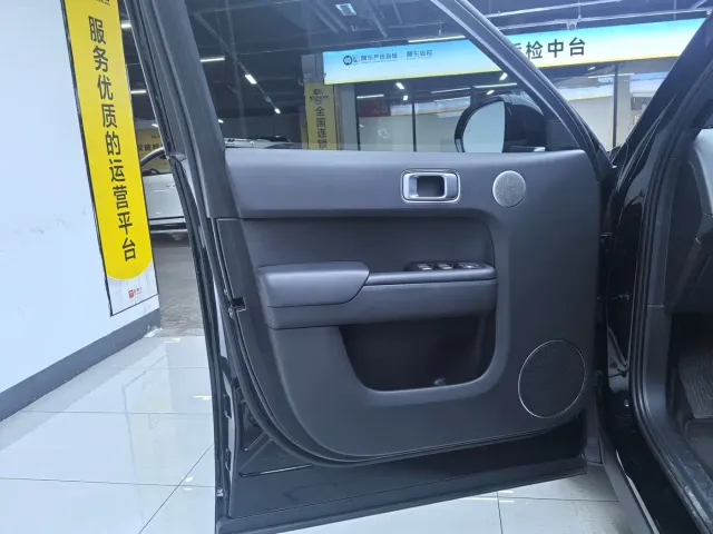 Li Auto L8 — Фото автомобиля 6