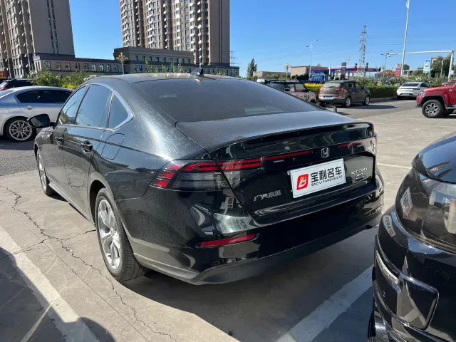 Honda Accord — Фото автомобиля 8