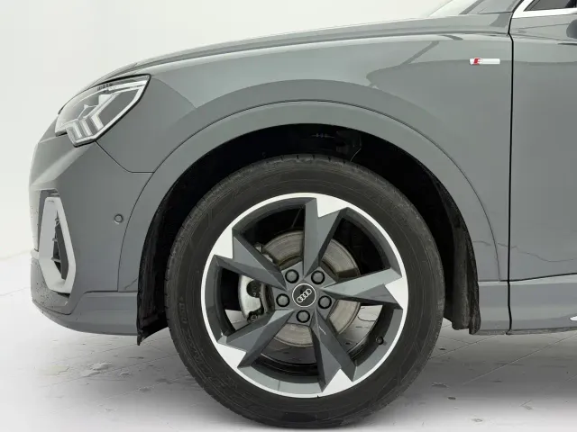 Audi Q3 — Фото автомобиля 21