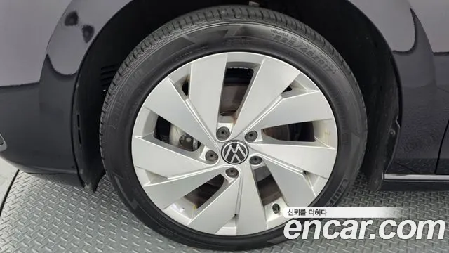 Volkswagen Golf Golf 8 поколение 2.0 TDI Premium — Фото автомобиля 4