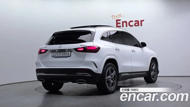 Mercedes-Benz GLA-Class H247 — Фото автомобиля 2