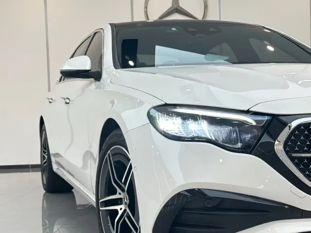 Mercedes-Benz E-Class — Фото автомобиля 9