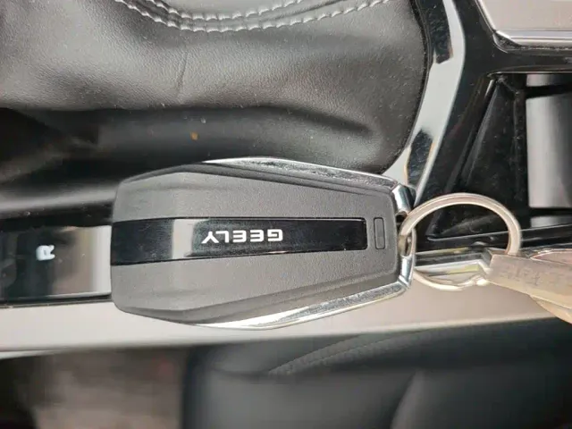 Geely Emgrand — Фото автомобиля 8
