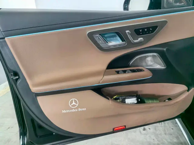 Mercedes-Benz E-Class — Фото автомобиля 16