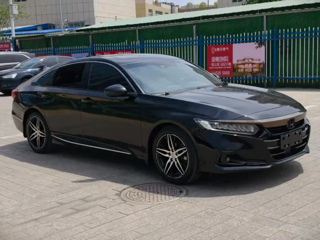 Honda Accord — Фото автомобиля 3