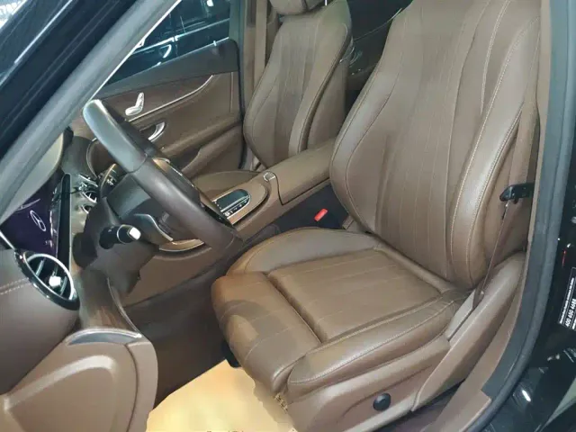 Mercedes-Benz E-Class — Фото автомобиля 14