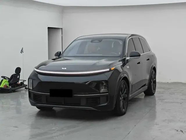 Li Auto L8 — Фото автомобиля 3