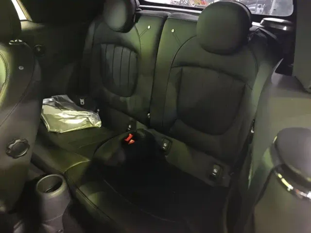MINI Hatch — Фото автомобиля 12