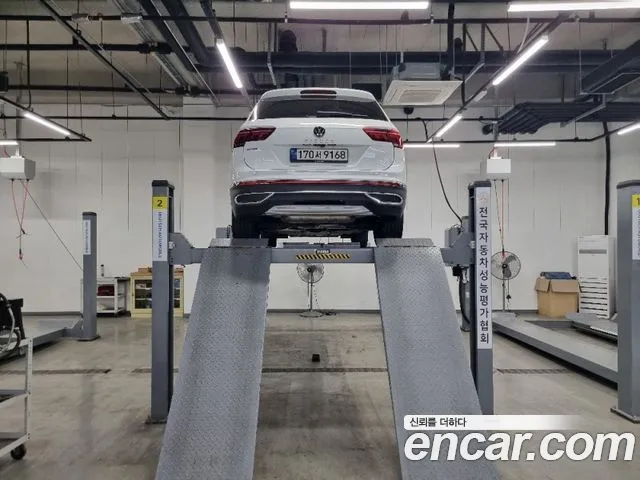 Volkswagen Tiguan — Фото автомобиля 2