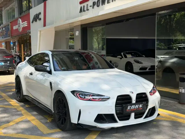 BMW M4 — Фото автомобиля 3
