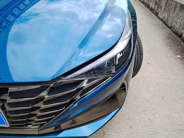 Hyundai Elantra — Фото автомобиля 23
