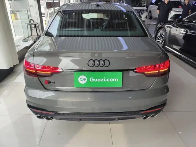 Audi S4 — Фото автомобиля 5