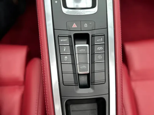 Porsche 718 — Фото автомобиля 14