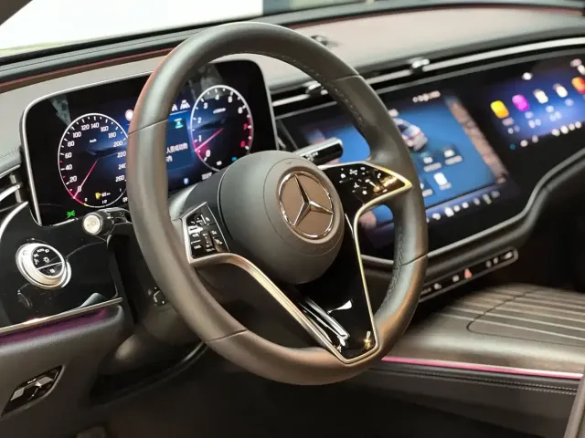 Mercedes-Benz E-Class — Фото автомобиля 7