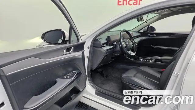 Kia K5 Новый K5 3 поколение 2.0 LPi(Для проката) — Фото автомобиля 10