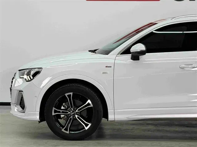 Audi Q3 — Фото автомобиля 11