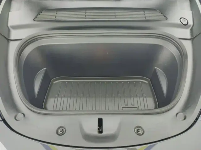 Tesla Model Y — Фото автомобиля 10