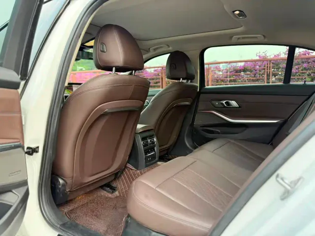 BMW 3 Series — Фото автомобиля 6