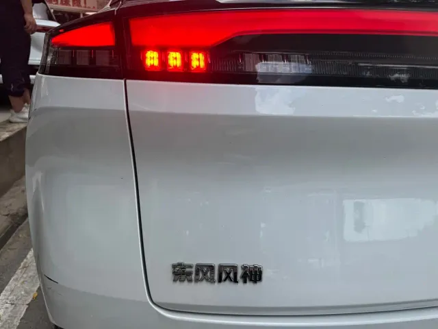 Dongfeng Fengshen L7 — Фото автомобиля 6