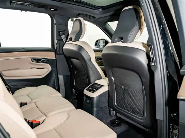 Volvo XC90 — Фото автомобиля 22