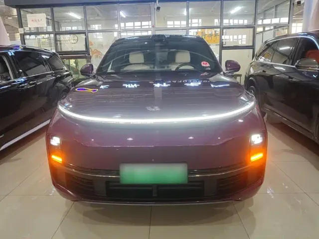 Li Auto L9 — Фото автомобиля 2