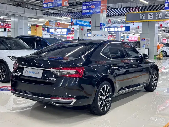 Skoda Superb — Фото автомобиля 4