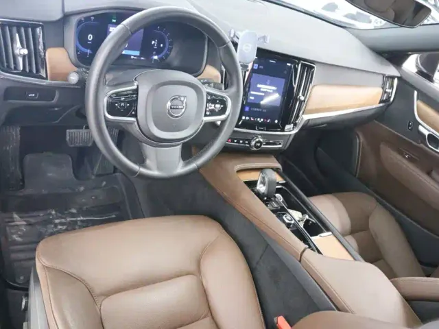 Volvo S90 — Фото автомобиля 11