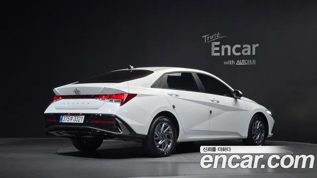 Hyundai Avante CN7 — Фото автомобиля 2