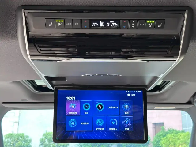 Toyota Sienna — Фото автомобиля 8
