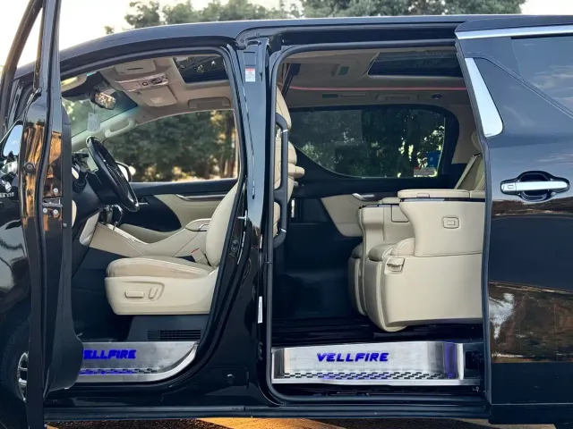 Toyota Vellfire — Фото автомобиля 13
