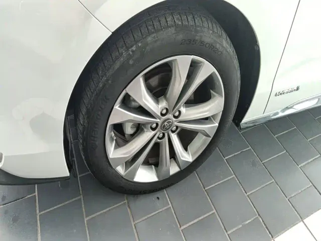 Toyota Sienna — Фото автомобиля 24