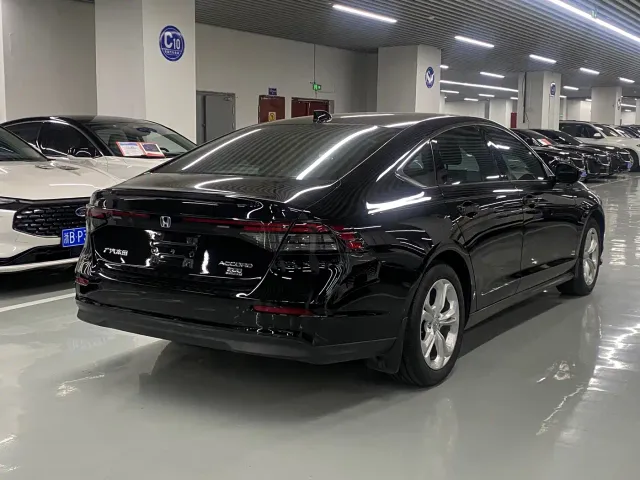 Honda Accord — Фото автомобиля 13