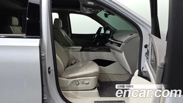 Cadillac Escalade 5th Gen — Фото автомобиля 11