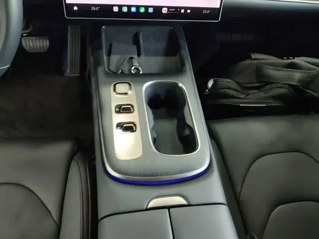 Xiaomi SU7 — Фото автомобиля 13