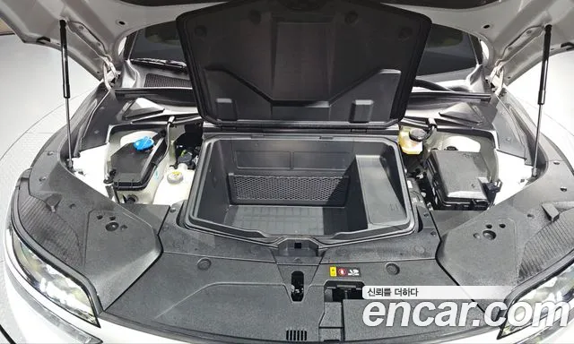 Genesis GV60 — Фото автомобиля 9