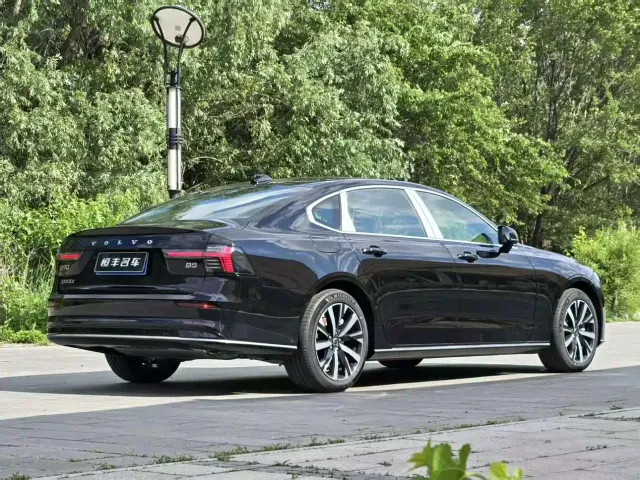 Volvo S90 — Фото автомобиля 4