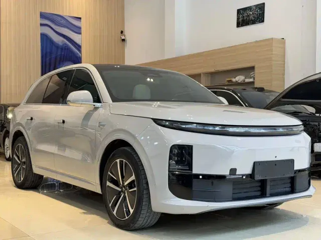 Li Auto L6 — Фото автомобиля 3