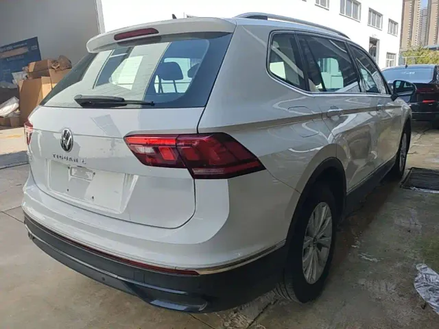Volkswagen Tiguan L — Фото автомобиля 6