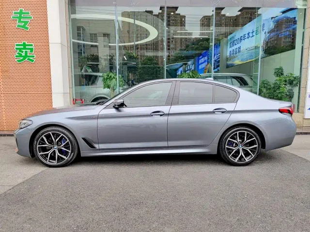 BMW 5 Series — Фото автомобиля 3