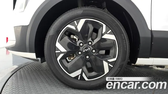 Kia Niro — Фото автомобиля 5